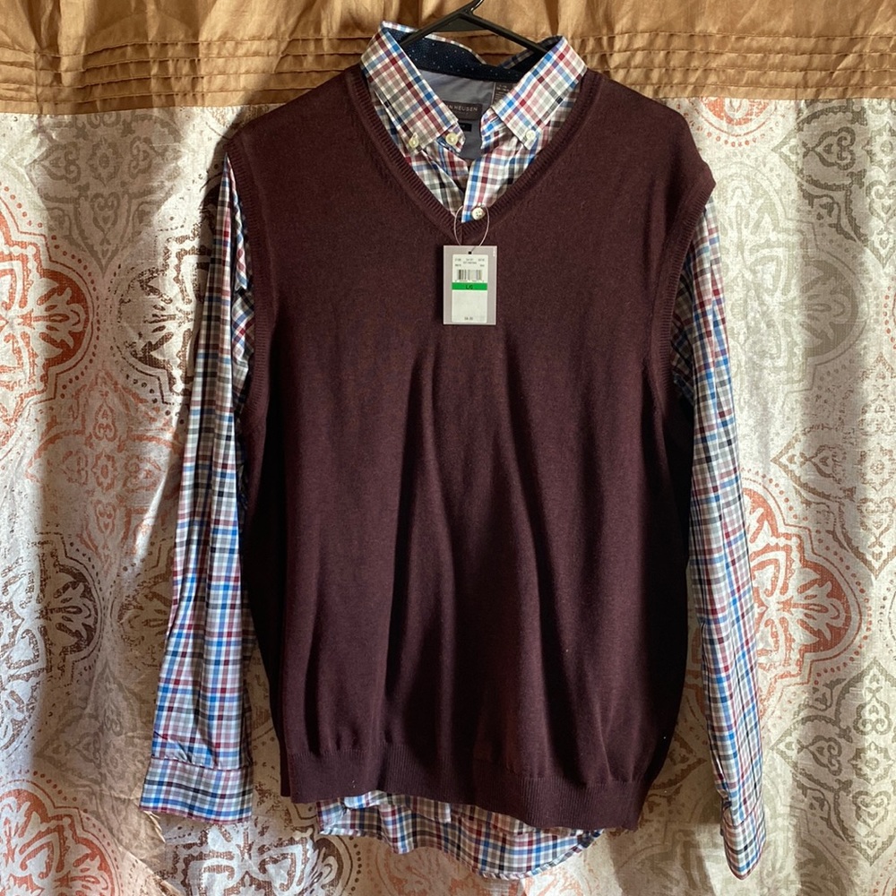 Mens Van Heusen Button-Up/Sweater Vest combo